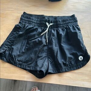 Vuori Black Women's Athletic Shorts M
